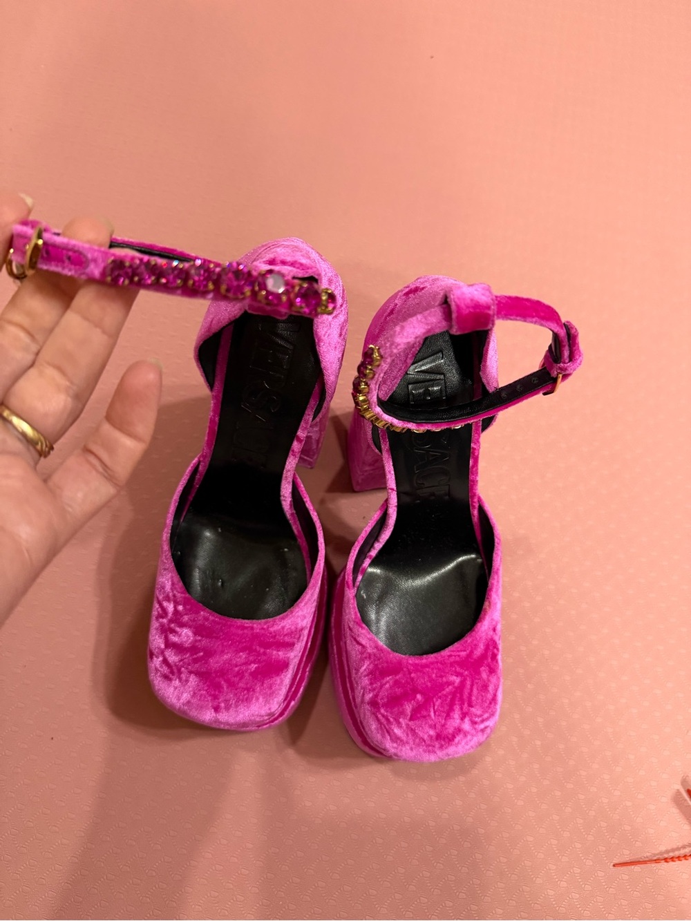 Versace
Medusa Aevitas velvet platform pumps - Picture 5 of 13